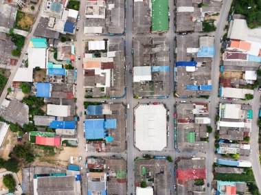 Çatı konut kırsal kalabalık trafik yol ile havadan görünümü