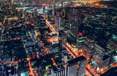 Cityscape Bangkok metropolis adlı gökdelen ile ışık trafik