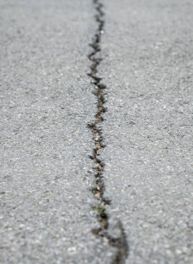 Asfalt yol çizgi dikey kırık