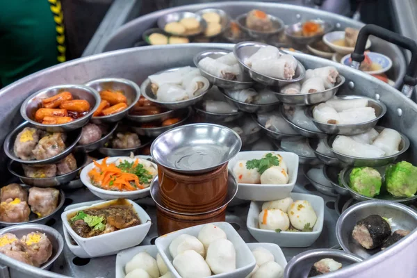 Dim-sum traditional chinese food steamed in pot — Stock Photo, Image