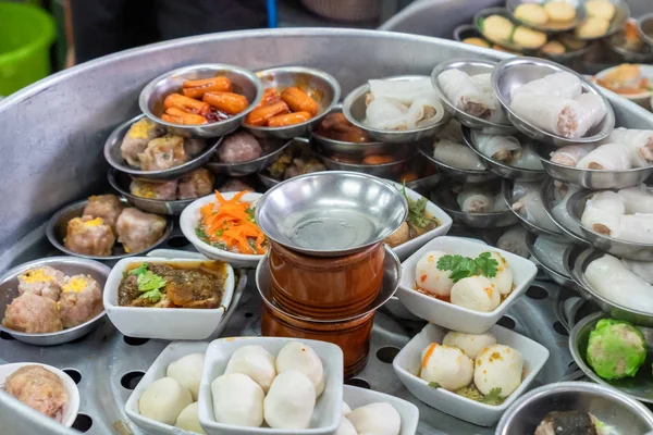 Dim-sum traditional chinese food steamed in pot — Stock Photo, Image