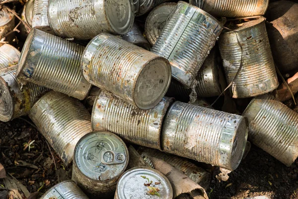 缶詰のパッケージ古いクラスター杭 — ストック写真