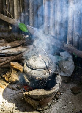 Çaydanlığı koyayım soba doğal yakacak odun