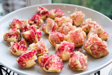 Nar tohumları dilimlenmiş parça