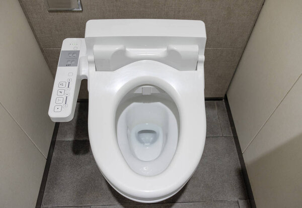 White clean innovation comfortable flush toilet