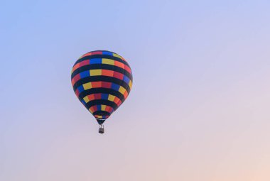 sıcak hava balon gökyüzünde uçan