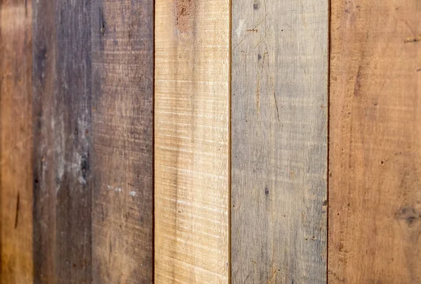 Tablón de madera inclinación vertical colorida — Foto de Stock