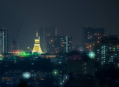 Parlayan ve bina pagoda Tapınağı