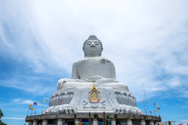 Estatua blanca grande buddha famoso — Foto de Stock