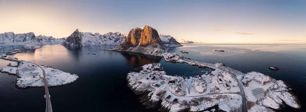 Kuzey Buz Denizi adalar balıkçılık ile Panorama havadan görünümü — Stok fotoğraf