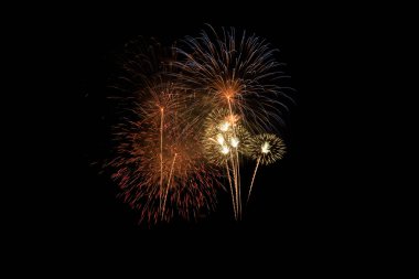 Yıllık Festivali renkli havai fişek patlama