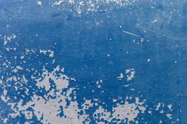 Arabanın mavi derisiüzerinde boya soyma ve çürüme