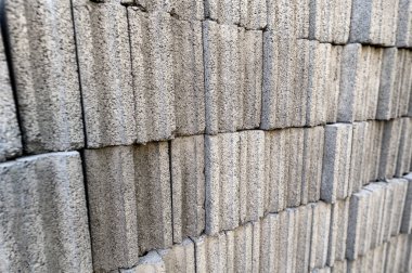 İnşaat için harç tuğla yığını