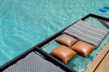 Yastık ile Mesh Koltuk yüzme havuzunda JUT dışarı