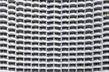 Bina cephe dikişsiz, otel Satırlar kavisli ile birçok balkon