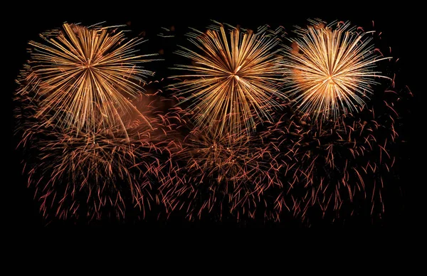 Golden tűzijátékok robbanás az éves fesztivál — Stock Fotó