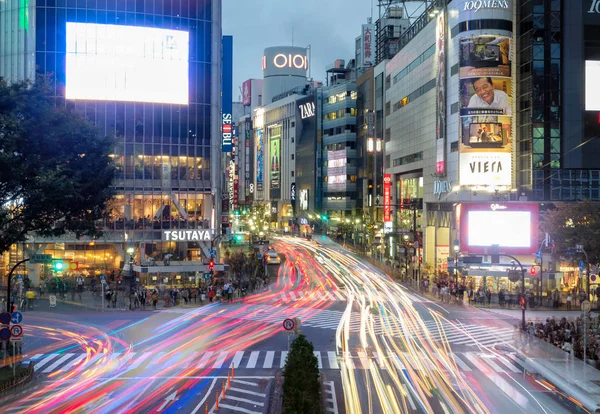 Tokyo, Japonya - 08 Kasım 2017 : Rush hour kalabalık trafik sıkışıklığı li