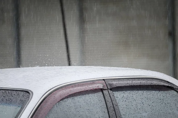 Rain droplet on the roof car — Stock Photo, Image