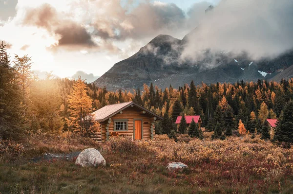 Wooden Huts Sunshine Autumn Forest Assiniboine Provincial Park Canada — Stock Photo, Image