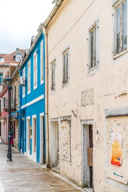 Cetinje, Karadağ - Nisan 2018: Renkli ev cephe Cetinje, eski sermaye şehir içinde