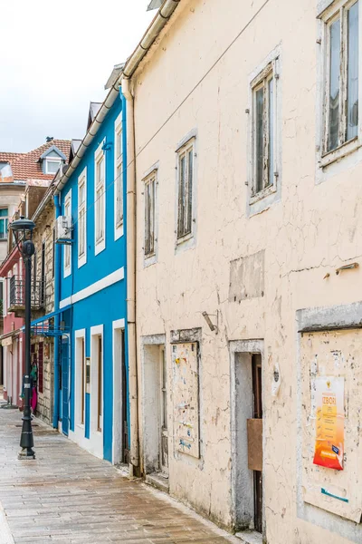 Cetinje, Karadağ - Nisan 2018: Renkli ev cephe Cetinje, eski sermaye şehir içinde