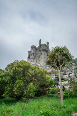 Marazion, İngiltere - Mayıs 2018: St Michaels Mount ada kale ve bahçeleri, Cornwall, İngiltere