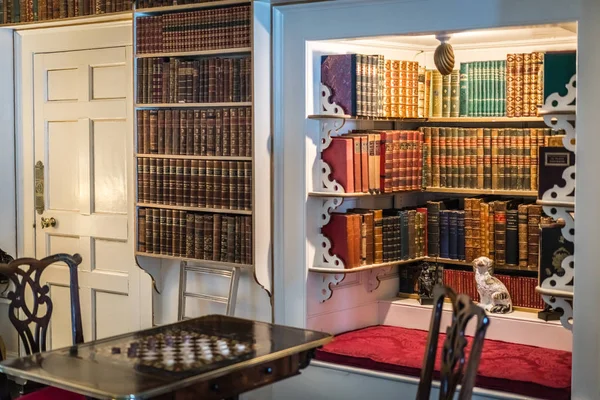 Marazion, İngiltere - Mayıs 2018: Kütüphane içinde St michael takma ada kale, Cornwall