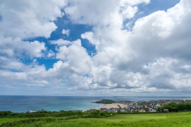 St Ives, İngiltere - Haziran 2018: Görünüm Porthmeor Beach, Cornwall, İngiltere
