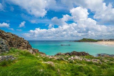 St Ives, İngiltere - Haziran 2018: Porthmeor Bay ve Beach Saint Ives, Cornwall, İngiltere