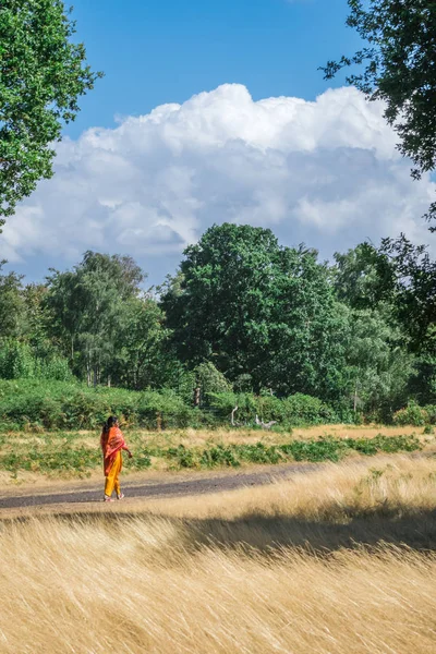 Londra Ngiltere Temmuz 2018 Hindu Giyim Yaz Aylarında Yüksek Otların — Stok fotoğraf