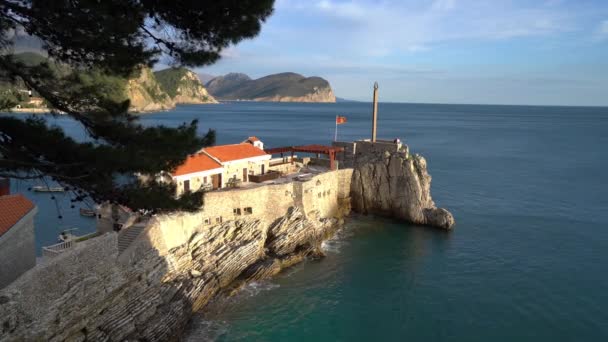 Impressionantemente Localizado Cidade Velha Fortaleza Medieval Petrovac Cidade Montenegro Mar — Vídeo de Stock
