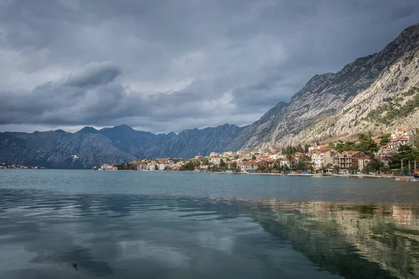 Lihat Teluk Kotor Yang Indah Seperti Yang Terlihat Dari Pantai — Stok Foto