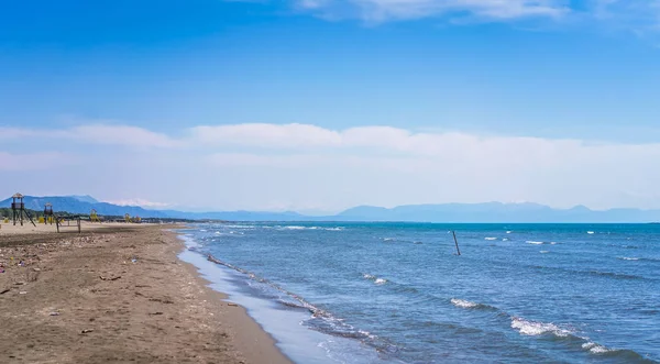 Velika Plaza yanında Ulcinj, Karadağ denilen geniş ve uzun kumlu plaj
