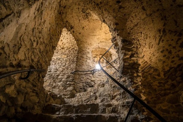 世紀ロチェスター城 ケント イングランド南東部の遺跡の中の塔の上への階段を巻き — ストック写真