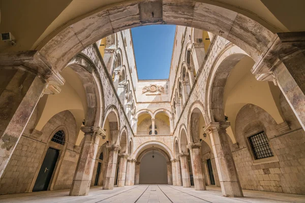 Gebogen Binnenplaats Sponza Paleis Oude Binnenstad Van Dubrovnik Kroatië — Stockfoto