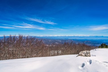 Mount Lovcen Lovcen Milli Parkı, Karadağ tepesinden görüldüğü gibi dağ kış manzara panorama çarpıcı