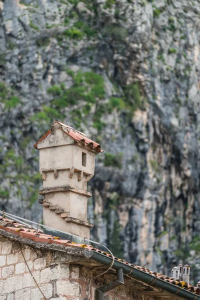 Malé Komínu Střeše Historické Obytné Budovy Staré Město Kotor — Stock fotografie