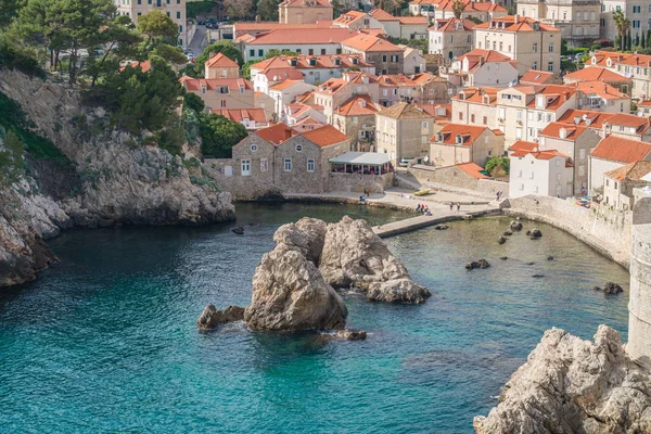 Dubrovnik Croacia Abril 2018 Bahía Rocosa Desembarco Casco Antiguo Dubrovnik — Foto de Stock