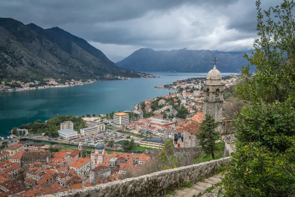 Kotor Montenegro April 2018 Menara Kubah Dan Lonceng Kapel Bunda — Stok Foto