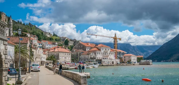 Perast Μαυροβούνιο Απρίλιο Του 2018 Στενό Παραλιακό Δρόμο Στην Όμορφη — Φωτογραφία Αρχείου