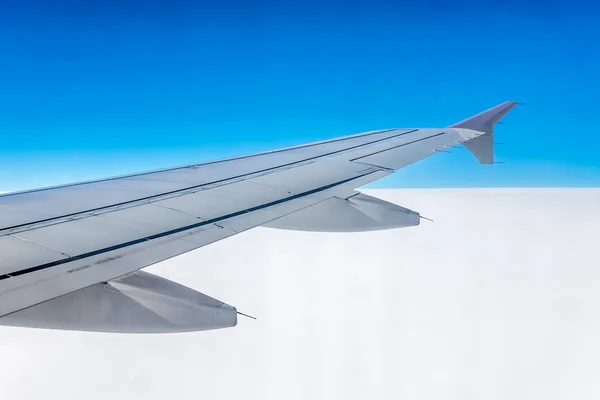 Vista finestra dell'ala di un aeroplano — Foto Stock