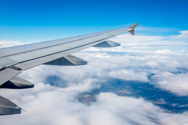 Vista finestra dell'ala di un aeroplano — Foto Stock