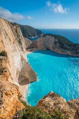 Shipwreck Koyu'ndaki kayalıkların çarpıcı manzarası