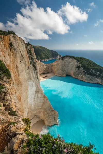 Εκπληκτική θέα των βράχων στον όρμο των ναυαγίων — Φωτογραφία Αρχείου