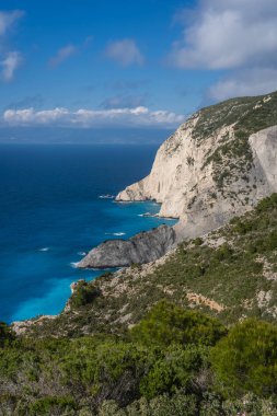 Shipwreck Cove yakınlarındaki kayalıkların görünümü