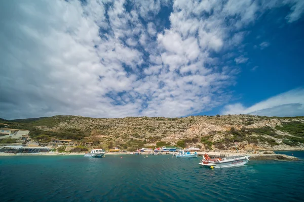 Zbliża się port Agios Nikolaos — Zdjęcie stockowe
