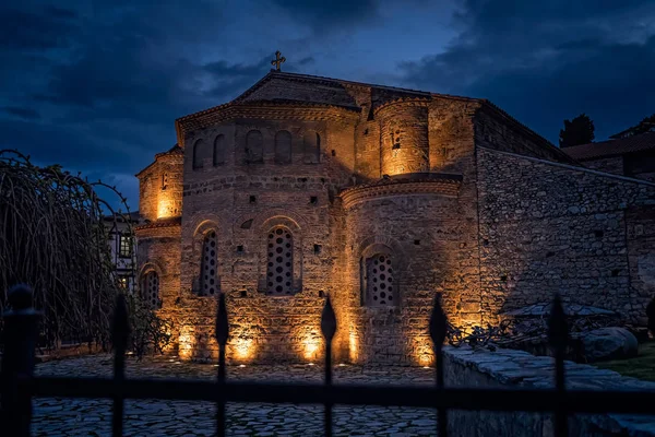 Geceleri Ohri'de Sveta Sofija eski kilise — Stok fotoğraf