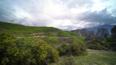 Yeşil vadi Meteora Amazing manzara, Trikala bölgesi, Yunanistan