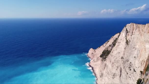 希腊桑特岛夏季沉船湾悬崖的壮丽景色 — 图库视频影像