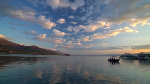 Puesta Sol Sobre Asombrosamente Hermoso Lago Ohrid República Macedonia — Vídeos de Stock
